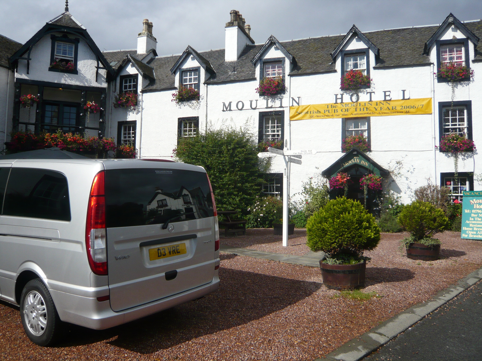 A stop for lunch in a relaxed atmosphere at one of our favourite Scottish Inn's