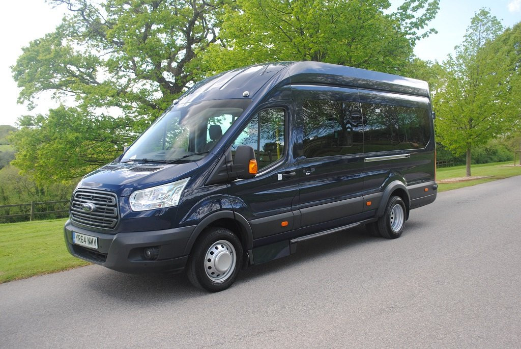 Spacious Minibus for larger Golf Groups and Golf Transfers